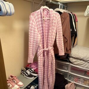 Skims Pink Houndstooth Women's Robe